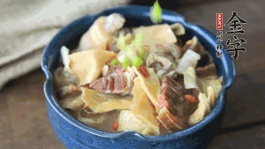 加翠綠的蔥花點綴一下就可以啦。