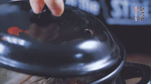 大火煮沸后，小火慢燉1～1.5個小時。