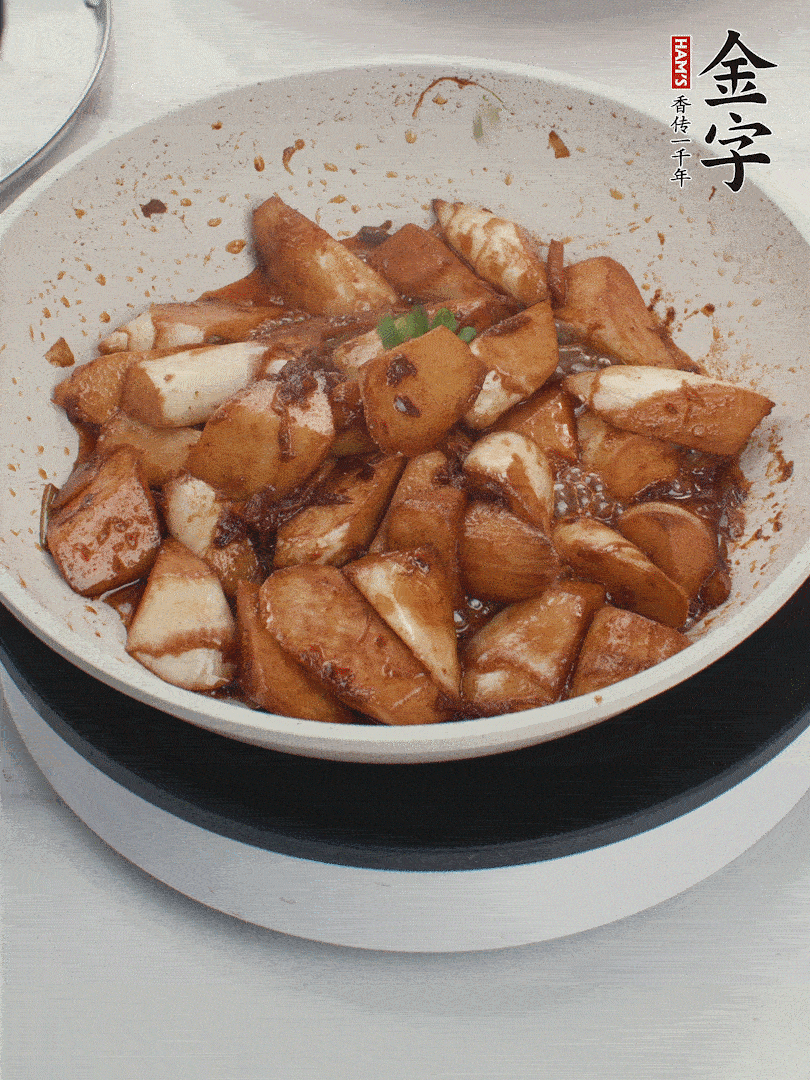 撒上一點(diǎn)小蔥花。