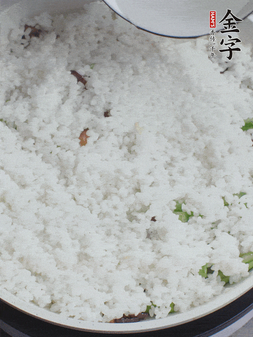 放一碗水，蓋蓋燜煮。