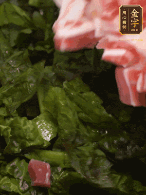 大米淘洗干凈，把食材全部放進(jìn)去，加適量水?dāng)嚢杈鶆?>
					</div>
					<span>步驟 3/5</span>
					<p>大米淘洗干凈，把食材全部放進(jìn)去，加適量水?dāng)嚢杈鶆?/p>
				</li><li>
					<div   id=